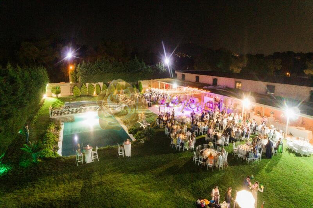 κτηματα γαμου VARIBOBI CLUB Βαρυμπόμπη